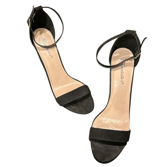 Breckelle's EUC black suede wrap sandals,‎ size 10. - Picture 1 of 7